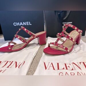 Valentino Garavani Rockstud Caged 60mm pink sandal